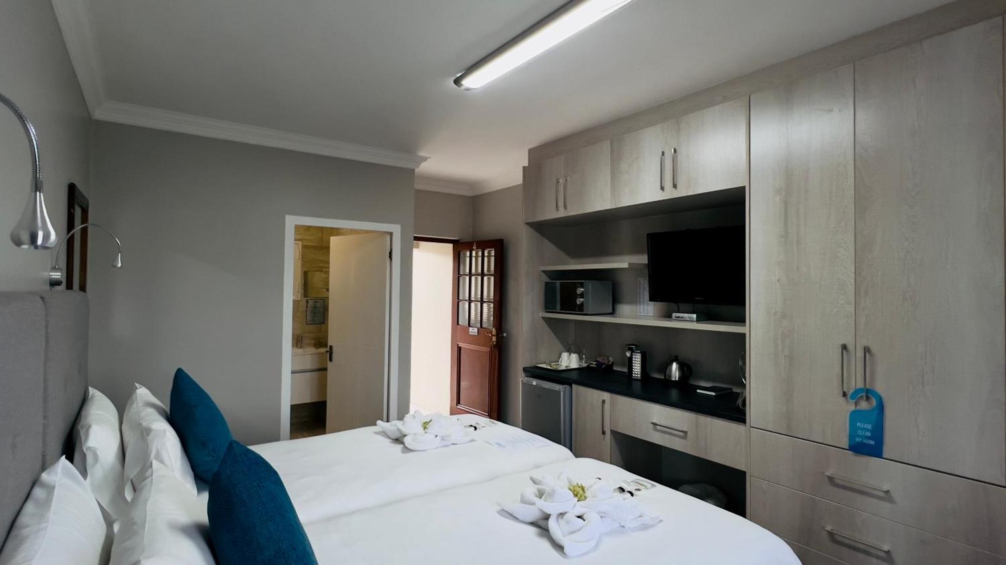 On The Estuary Hotel Knysna Exterior photo