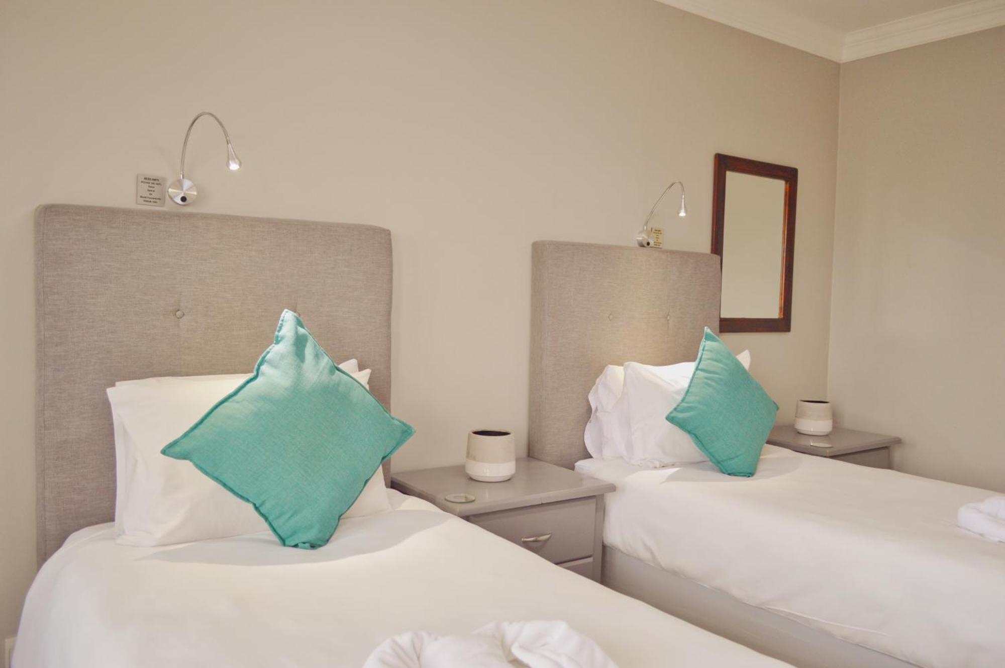 On The Estuary Hotel Knysna Exterior photo